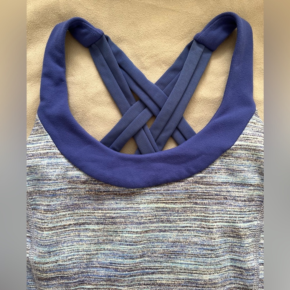 β¨ lululemon Strappy Back Tank Top | Built-In Bra | Blue/Gray Space Dye - Picture 5 of 11